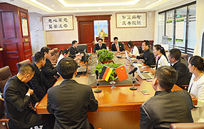 專(zhuān)家團(tuán)隊(duì) 專(zhuān)家團(tuán)隊(duì)