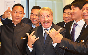 專(zhuān)家團(tuán)隊(duì) 專(zhuān)家團(tuán)隊(duì)